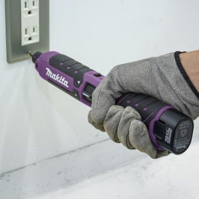 画像8: マキタ TD023DZO 充電式ペンインパクトドライバ(本体のみ) オリーブ バッテリ・充電器・ケース別売